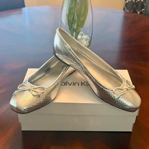 New * Ballet Flat (Women) Calvin Klein. * Size 7 - Picture 5 of 6